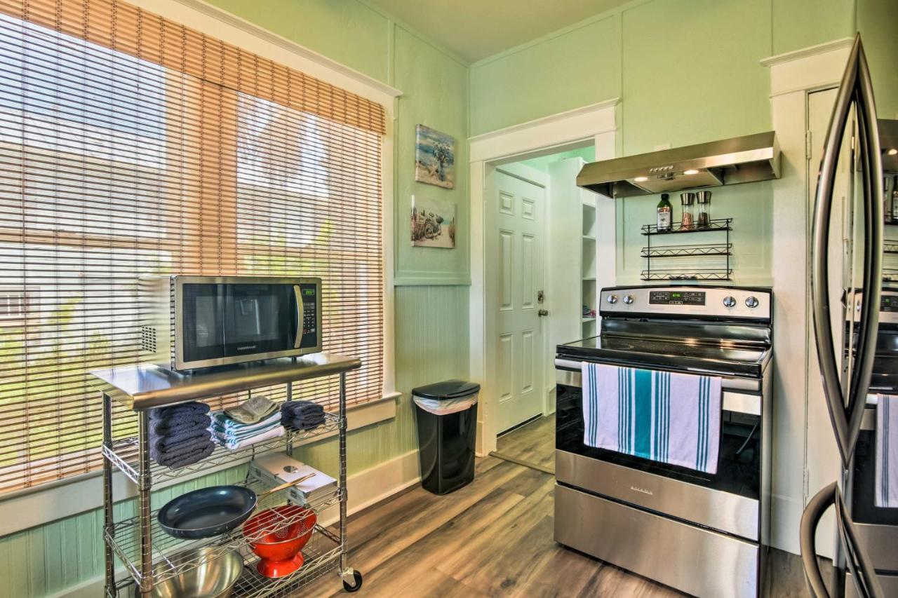 Quaint Galveston Vacation Home - Central Location! Exterior photo